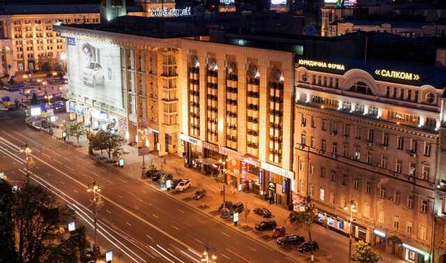 В Киеве во время проверки отеля "Крещатик" правоохранители нашли склад оружия