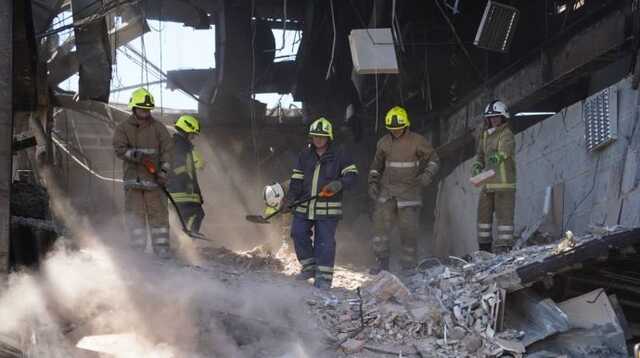 Под завалами ТЦ в Кременчуге нашли еще пять фрагментов тел
