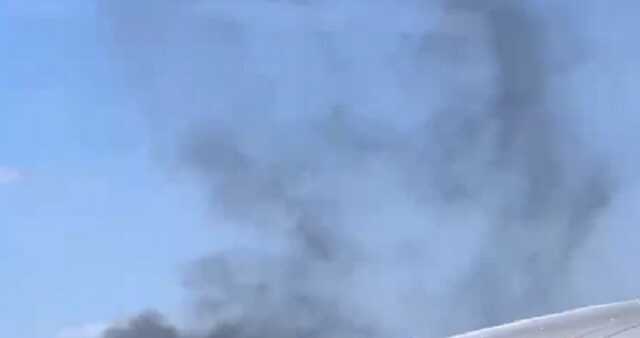 В районе Дворца молодежи "Юность" и "Донбасс Арены" сильный пожар