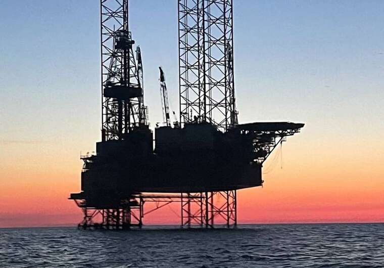 "Вышки Бойко" продолжают гореть в Черном море: спутниковые снимки