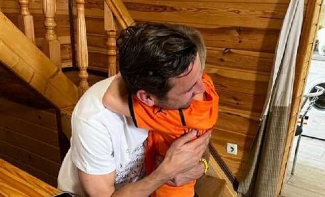 "Мое сердце разрывается": Дарио Срна посетил 6-летнего сироту из Мариуполя