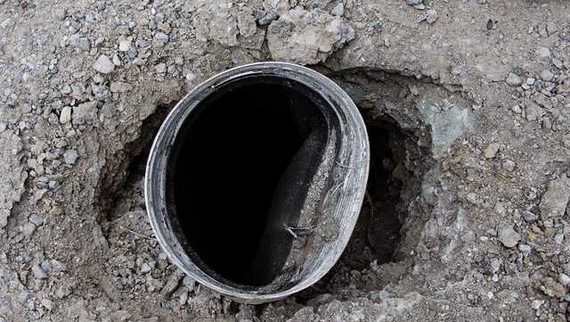 Яма в 8 метров, разрушенные дома: видео последствий обстрела Краматорска из РСЗО