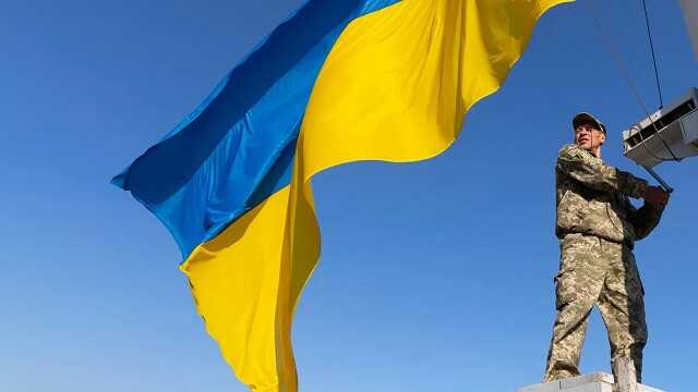 Военная операция на Змеином завершена. На острове установлен флаг Украины