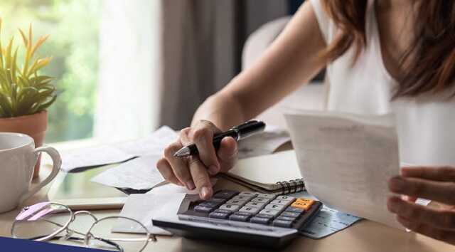 В Украине налоговые поступления в госбюджет за месяц упали более чем на треть