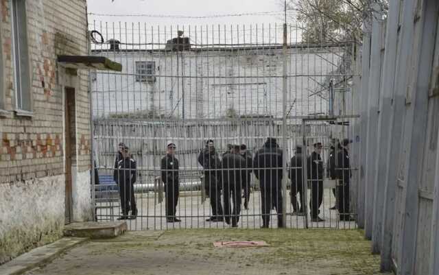 ЧВК «Вагнера» вербует заключенных в колониях РФ, чтобы отправить на Донбасс «искать нацистов»