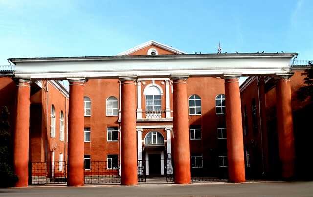 Оккупанты ударили ракетой по дому культуры "Корабельный" в Николаеве: появились фото последствий