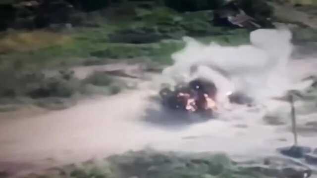 Украинские защитники показали эффектные кадры уничтожения танка РФ