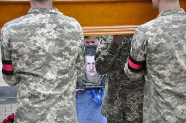 С комбатом 72 ОМБ Андреем Верхоглядом попрощались в Киеве