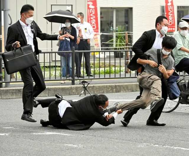 В доме убийцы экс-премьера Японии Синдзо Абэ нашли взрывчатку: злоумышленник назвал мотив нападения