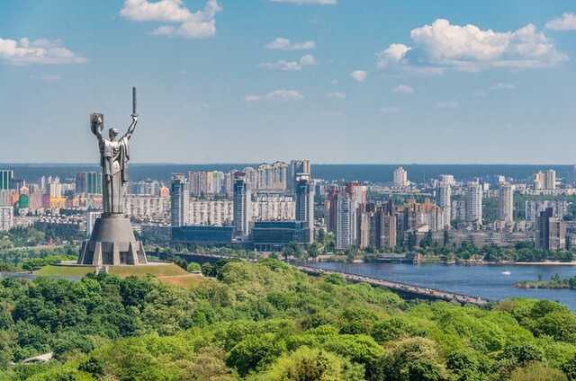 В Киеве почти 90% компаний уже возобновили работу: зарплаты снизились