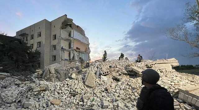 Число погибших после обстрела жилого дома в Часов Яре увеличилось до 15 человек