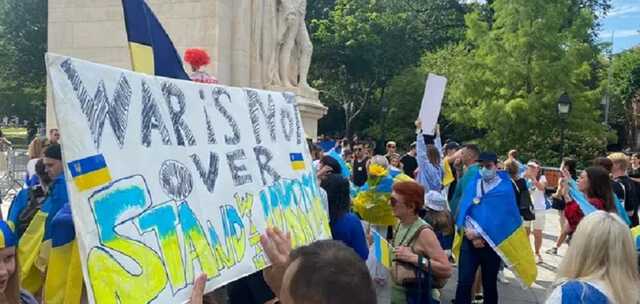 "Война не закончилась": в Нью-Йорке прошла масштабная акция в поддержку Украины