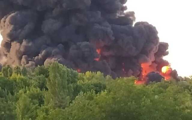 "Фаер-шоу" прошло успешно: в сети показали результат "демилитаризации" вражеских складов в Шахтерске