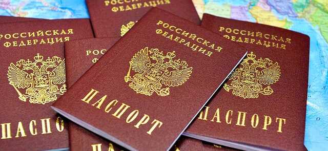 Упростил порядки. Путин решил раздать паспорта РФ всем гражданам Украины