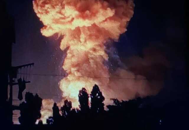 ВСУ устроили "салют" на складах оккупантов в Новой Каховке: детонация продолжается