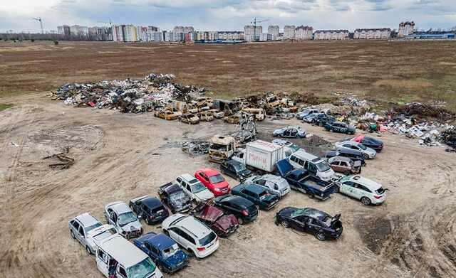 Как выглядит "кладбище" автомобилей в Буче
