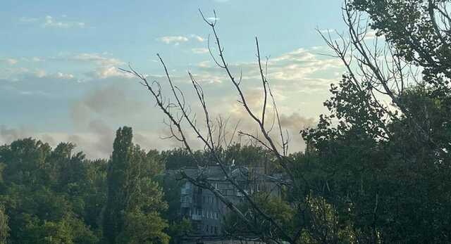 В Горловке после обстрела сильное задымление. Горожане публикуют фото последствий