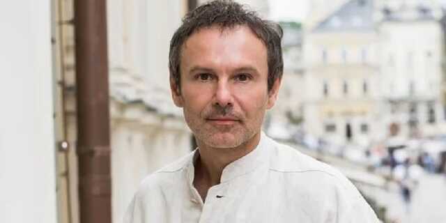 Вакарчук вперше прокоментував народження дочки: "Та як можна бачитися?"