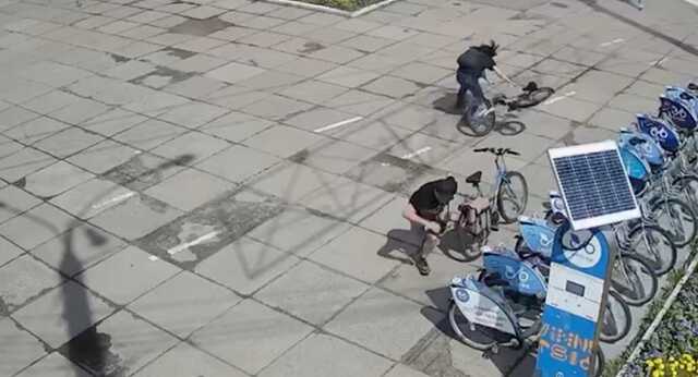 Видео с моментом ракетного удара по Виннице выложили в Сеть