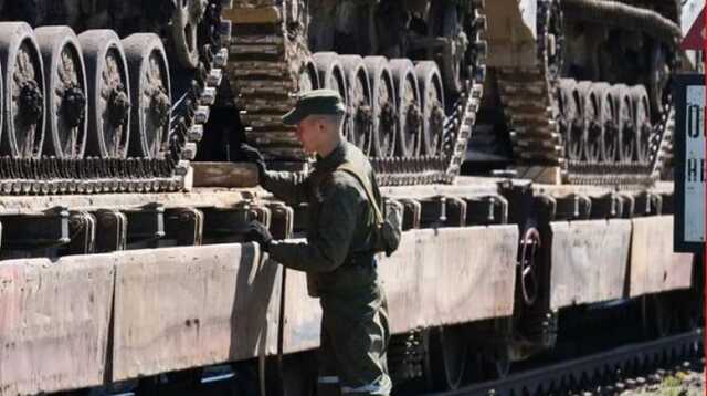 К границе с Житомирской областью пригнали эшелон с белорусскими военными