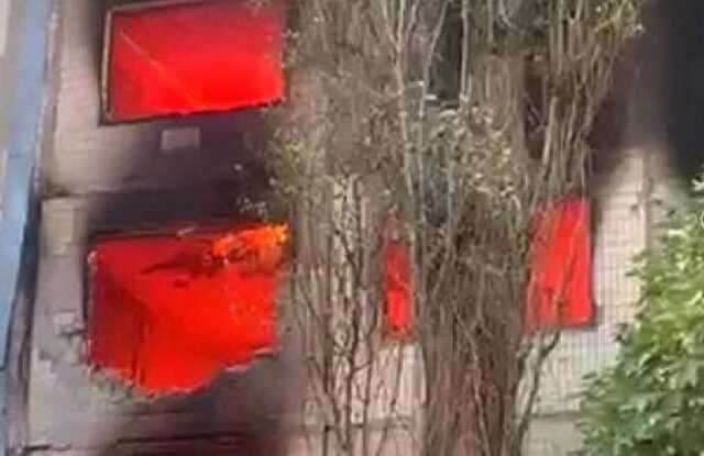 В Авдеевке из-за обстрела войск РФ горят дома: много разрушений