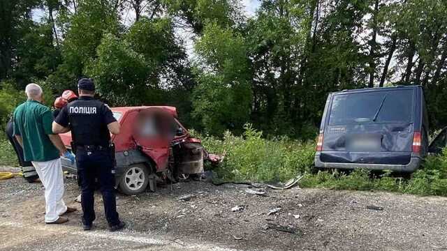 Провожали на передовую: в ужасном ДТП на Буковине погиб военный с семьей