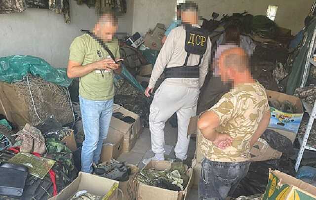 На Тернопільщині викрили ділків: продавали гуманітарку, яку мали отримати ЗСУ та ВПО