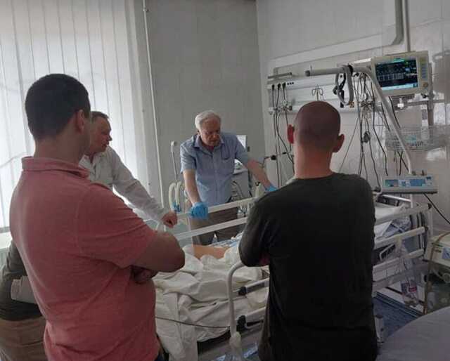 В Винницу на консилиум к раненым российской ракетой приехали ведущие врачи Украины