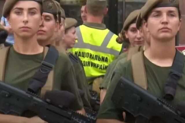 В українській армії з’явиться уніфікована жіноча військова форма