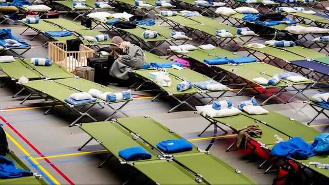 Ірландія розміщує біженців з України в армійських наметах на військовій базі