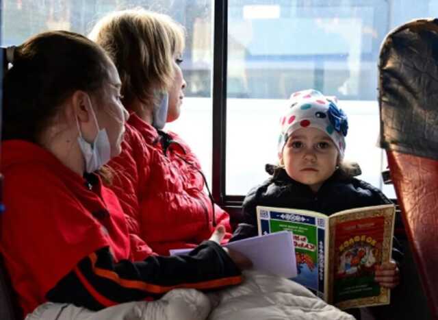 Стало відомо, скільки українських дітей окупанти депортували в Росію