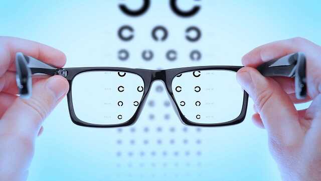 У Кам’янці-Подільському офтальмолог вимагала гроші у інвалідів