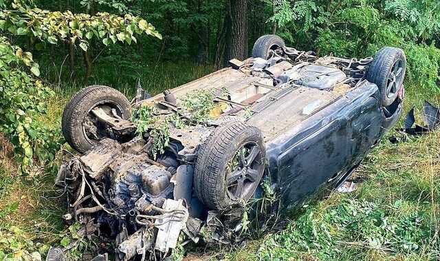 На Киевщине легковушка съехала в кювет и перевернулась: есть пострадавшие