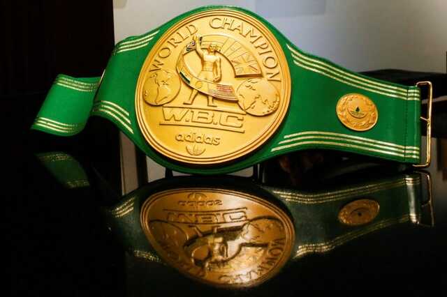 Чемпіонський пояс легендарного Алі продали за величезну суму