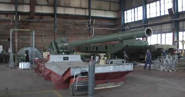РФ снимает с хранения в Омске десятки 203-мм САУ "Пион"