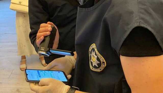 В Івано-Франківську шахрай «торгував» талонами на пальне