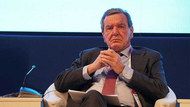 Дружина Шредера розповіла, навіщо він приїхав до Москви