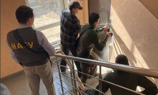 У нардепа Деркача пройшли обшуки у справі про держзраду. Затримано охоронця депутата