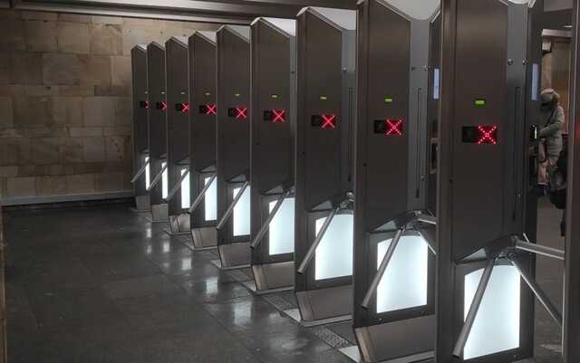 У метро Києва виникли проблеми з оплатою проїзду