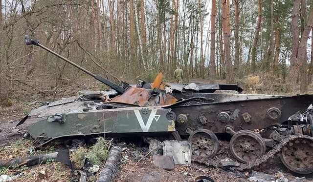 Десантники ефектно знищили БТР окупантів із дрону