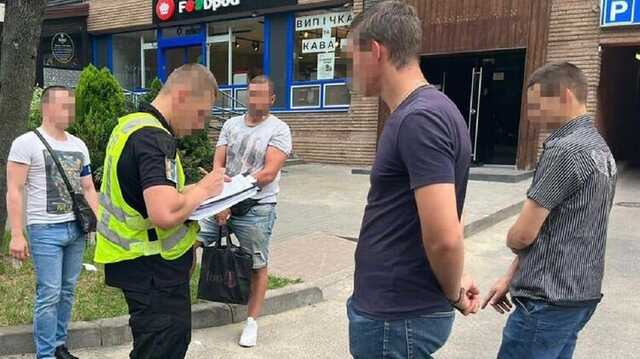 У Києві впіймали чоловіка з кокаїном на 6 млн грн