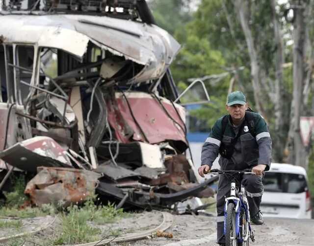 Мешканців окупованого Маріуполя вербують на службу в армію РФ: почали розсилати СМС