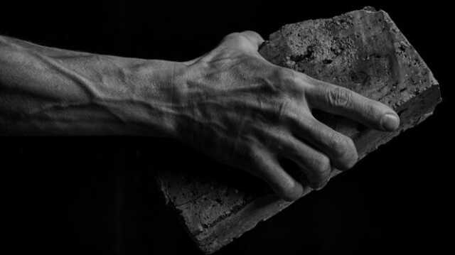 Погрожувала розповісти дружині про зраду: на Харківщині чоловік убив коханку — прокуратура