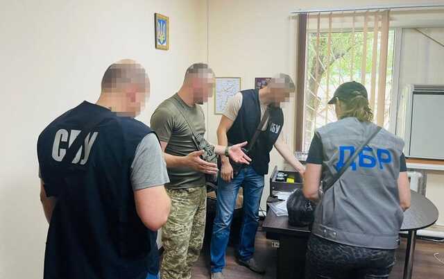 У Полтавській області на хабарі спіймали військкома