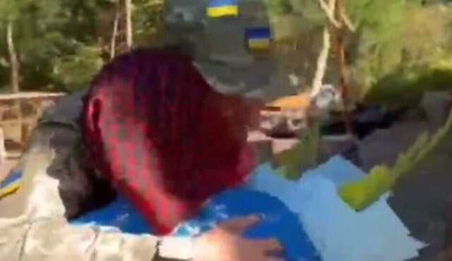 Бабуся дочекалася онука-захисника України з війни: мережа зачепила відео