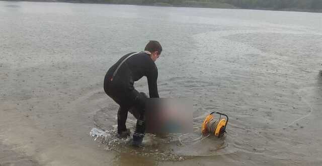 У Дніпровському водосховищі потонув чоловік, який вирішив купуватись увечері