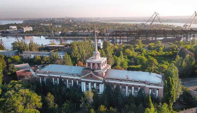 У Миколаєві прогриміли потужні вибухи у кількох районах