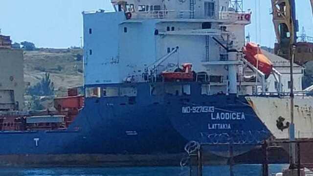 Суд у Лівані дозволив затриманому судну з краденим українським зерном залишити порт