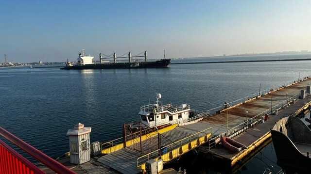 Сьогодні з портів України вийшли ще три сухогрузи із зерном