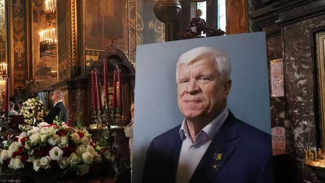 У Києві попрощалися з подружжям Вадатурських, яке загинуло від удару РФ